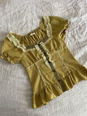 Axes Femme Yellow and Tan Milkmaid Blouse